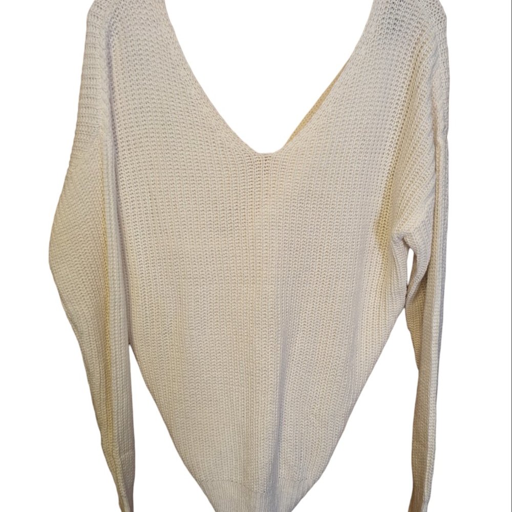 Love Tree White V-Neck  Sweater Size: S - Picture 9 of 16
